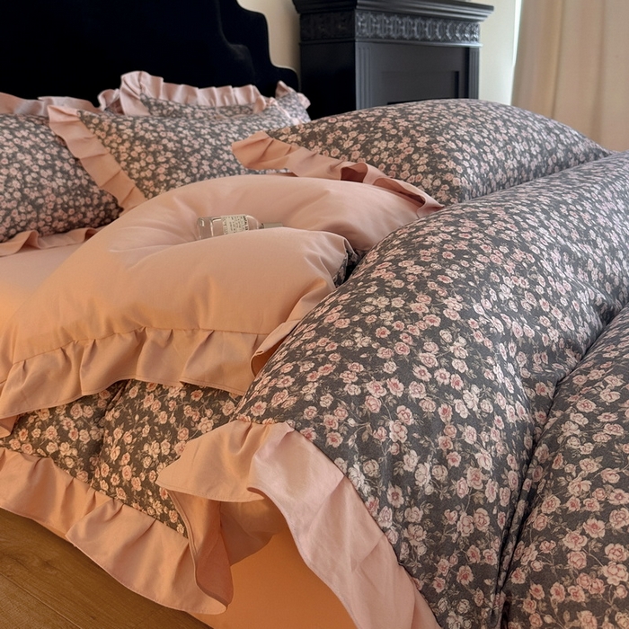 91家纺网 家纺一手货源 找家纺 慕晨 2025新款秋冬全棉纯棉加厚磨毛法式花边数码印简奢高级公主风四件套直播热卖 浪漫人生 粉