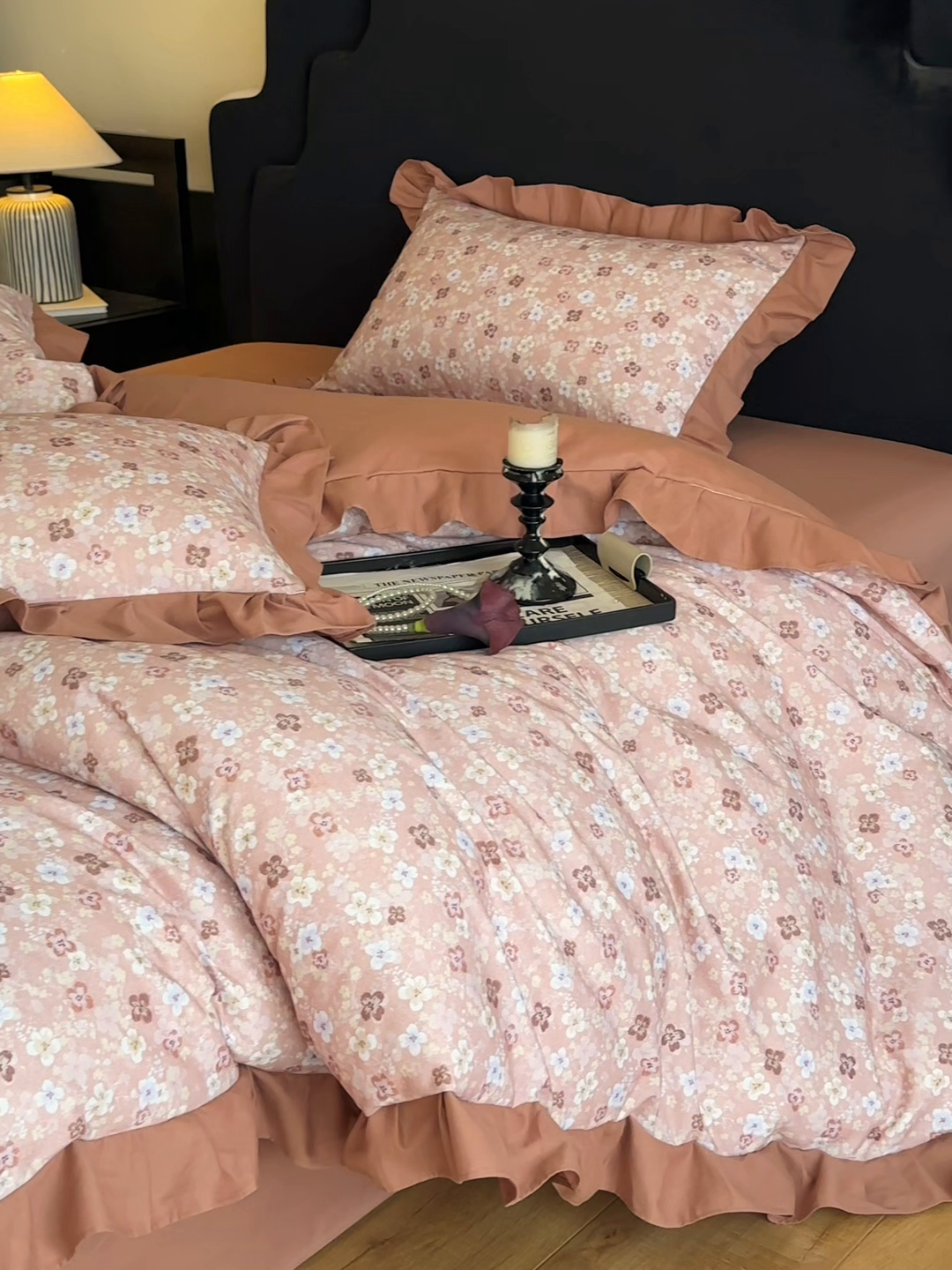 91家纺网 家纺一手货源 找家纺 慕晨 2025新款秋冬全棉纯棉加厚磨毛法式花边数码印简奢高级公主风四件套直播热卖 米朵