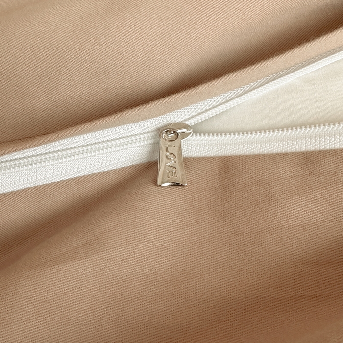 91家纺网 家纺一手货源 找家纺 慕晨 2025新款秋冬全棉纯棉加厚磨毛法式花边数码印简奢高级公主风四件套直播热卖 茵然