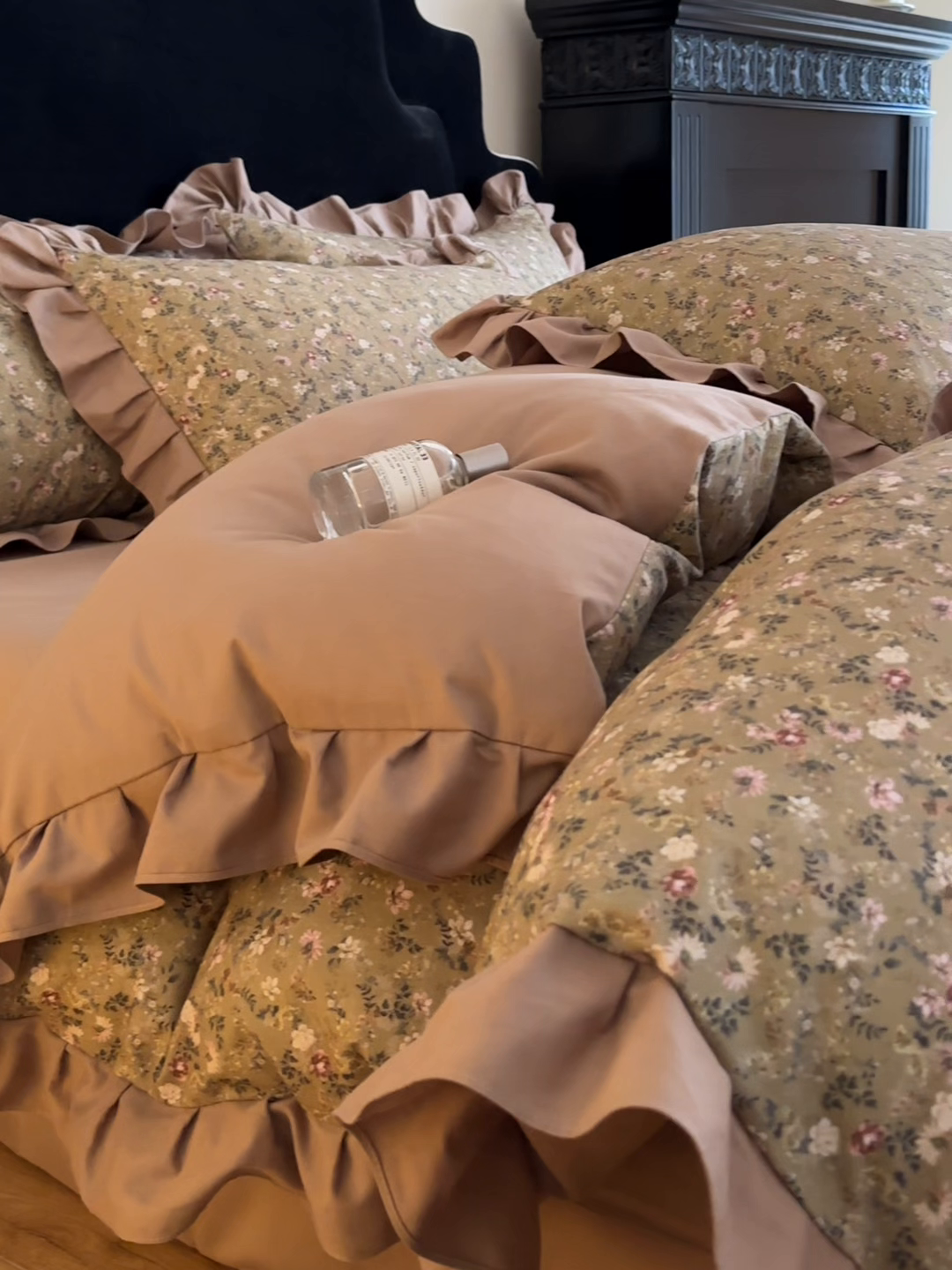 91家纺网 家纺一手货源 找家纺 慕晨 2025新款秋冬全棉纯棉加厚磨毛法式花边数码印简奢高级公主风四件套直播热卖 茵然