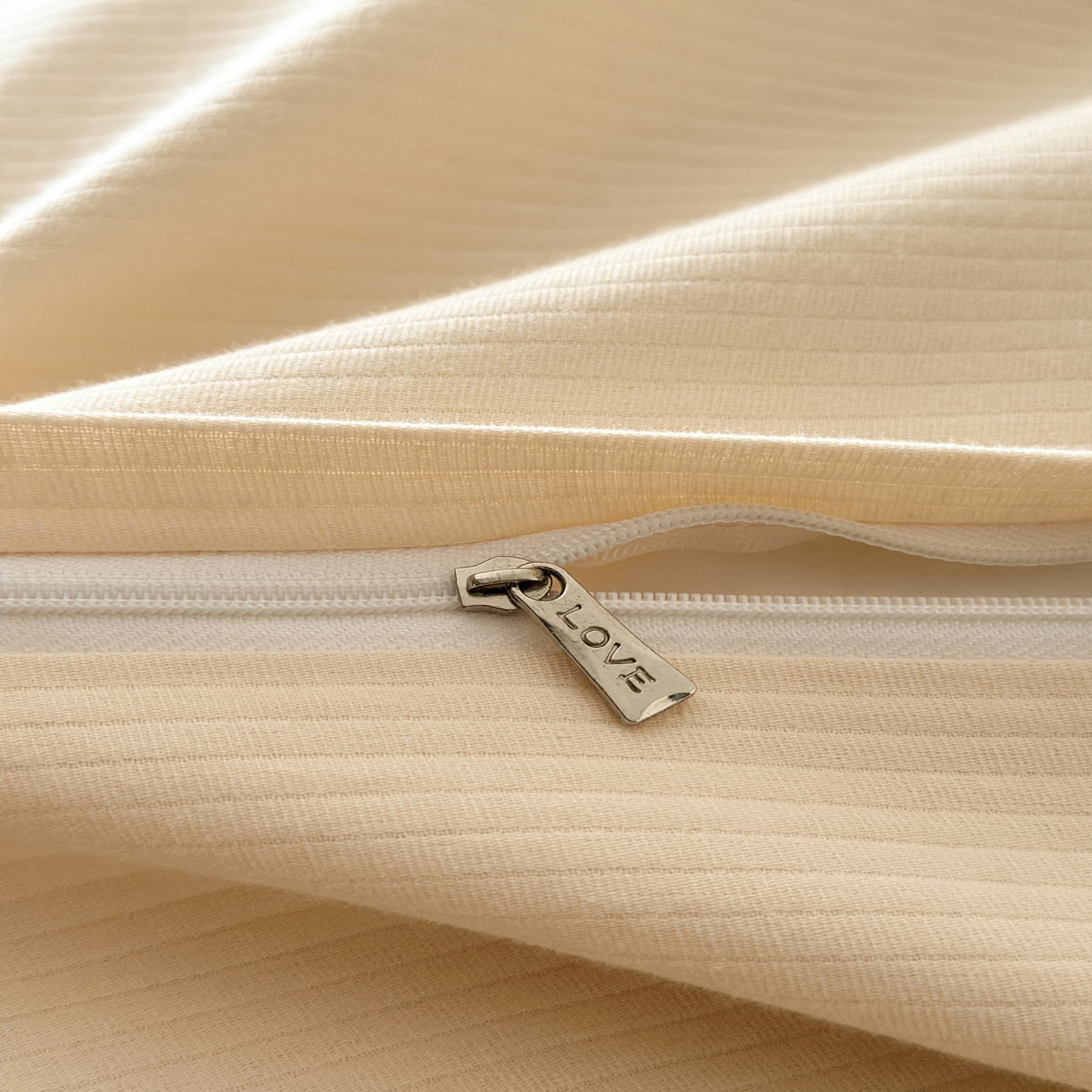 91家纺网 家纺一手货源 找家纺 （总）慕晨 2025新款小提花全棉磨毛四件套小清新花边公主风小碎花浪漫小红书直播热款