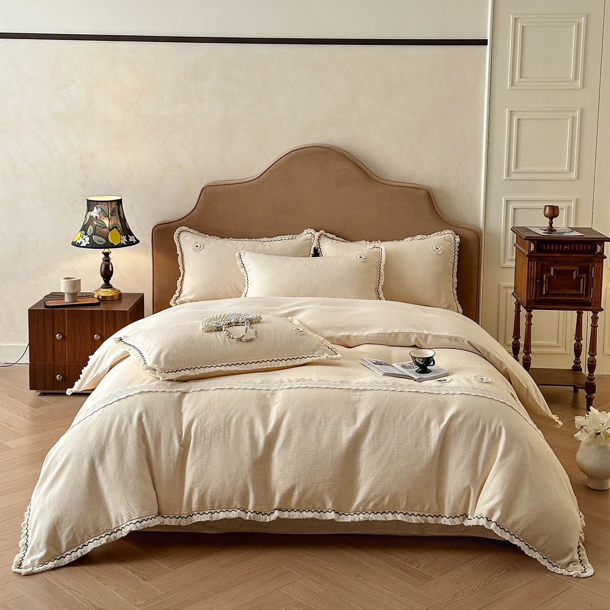 91家纺网 家纺一手货源 找家纺 慕晨 2025新款小提花全棉磨毛四件套小清新花边公主风小碎花浪漫小红书直播热款 薇尔-白