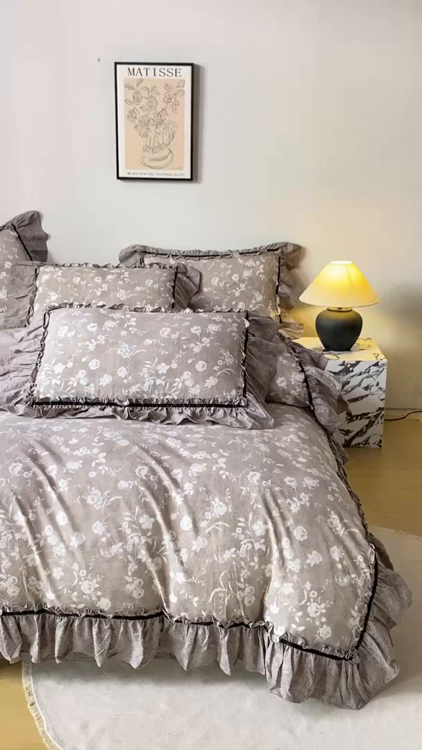 91家纺网 家纺一手货源 找家纺 大麦家纺 2025新款水洗亚麻花边四件套 锦瑟