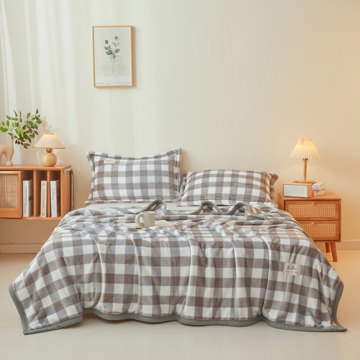 91家纺网 家纺一手货源 找家纺 缦吉 2025新款加厚牛奶绒双面四季多功能毛毯毯子 灰大格