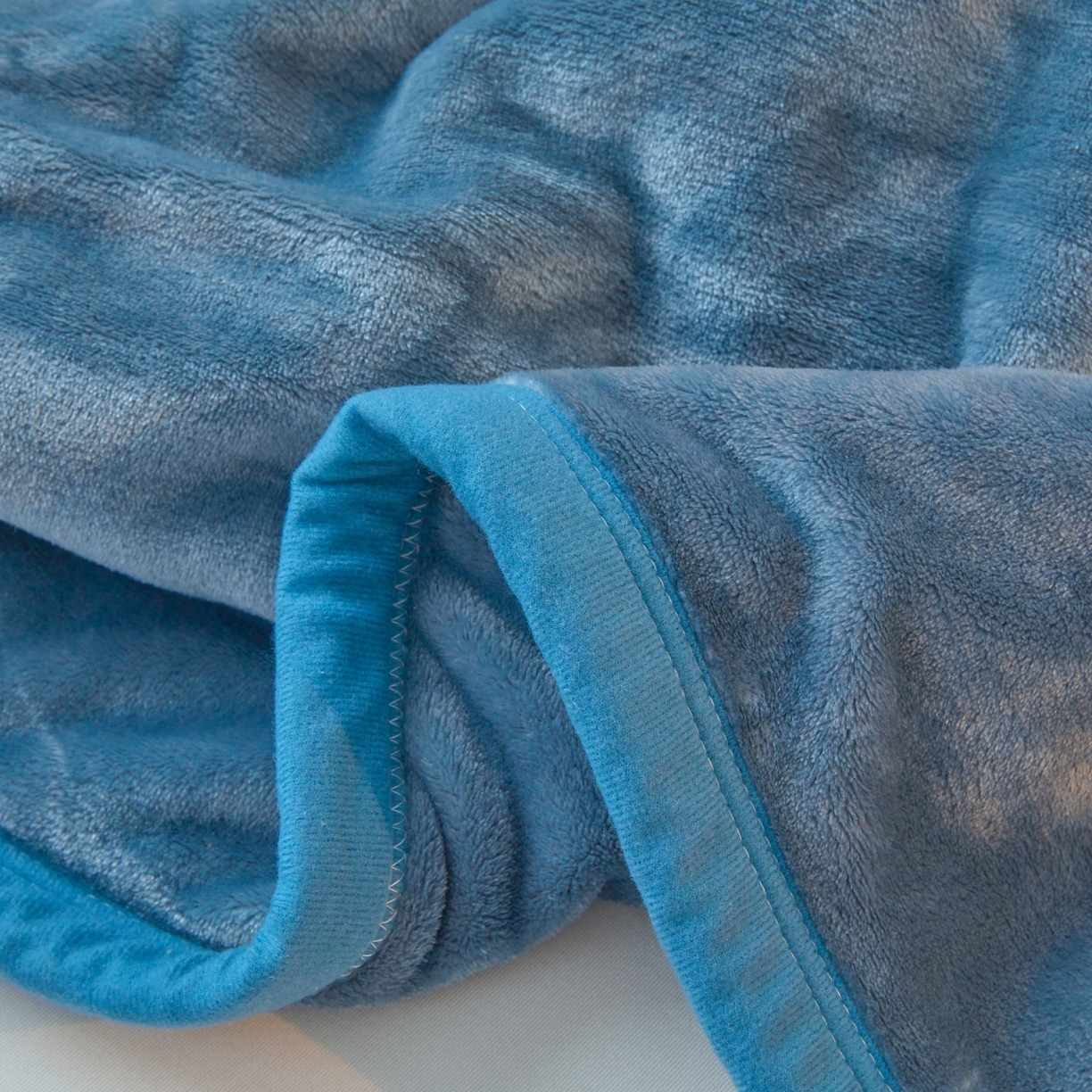 91家纺网 家纺一手货源 找家纺 缦吉 2025新款加厚牛奶绒双面四季多功能毛毯毯子 藏蓝色