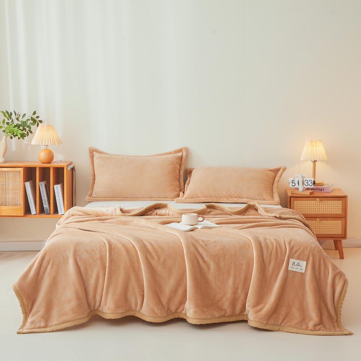 91家纺网 家纺一手货源 找家纺 缦吉 2025新款加厚牛奶绒双面四季多功能毛毯毯子 卡其色