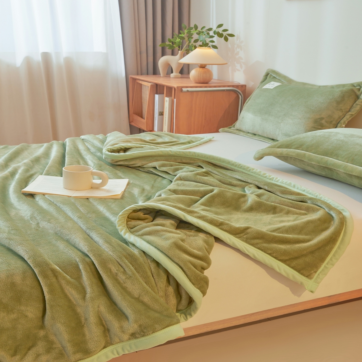 91家纺网 家纺一手货源 找家纺 缦吉 2025新款加厚牛奶绒双面四季多功能毛毯毯子 抹茶绿