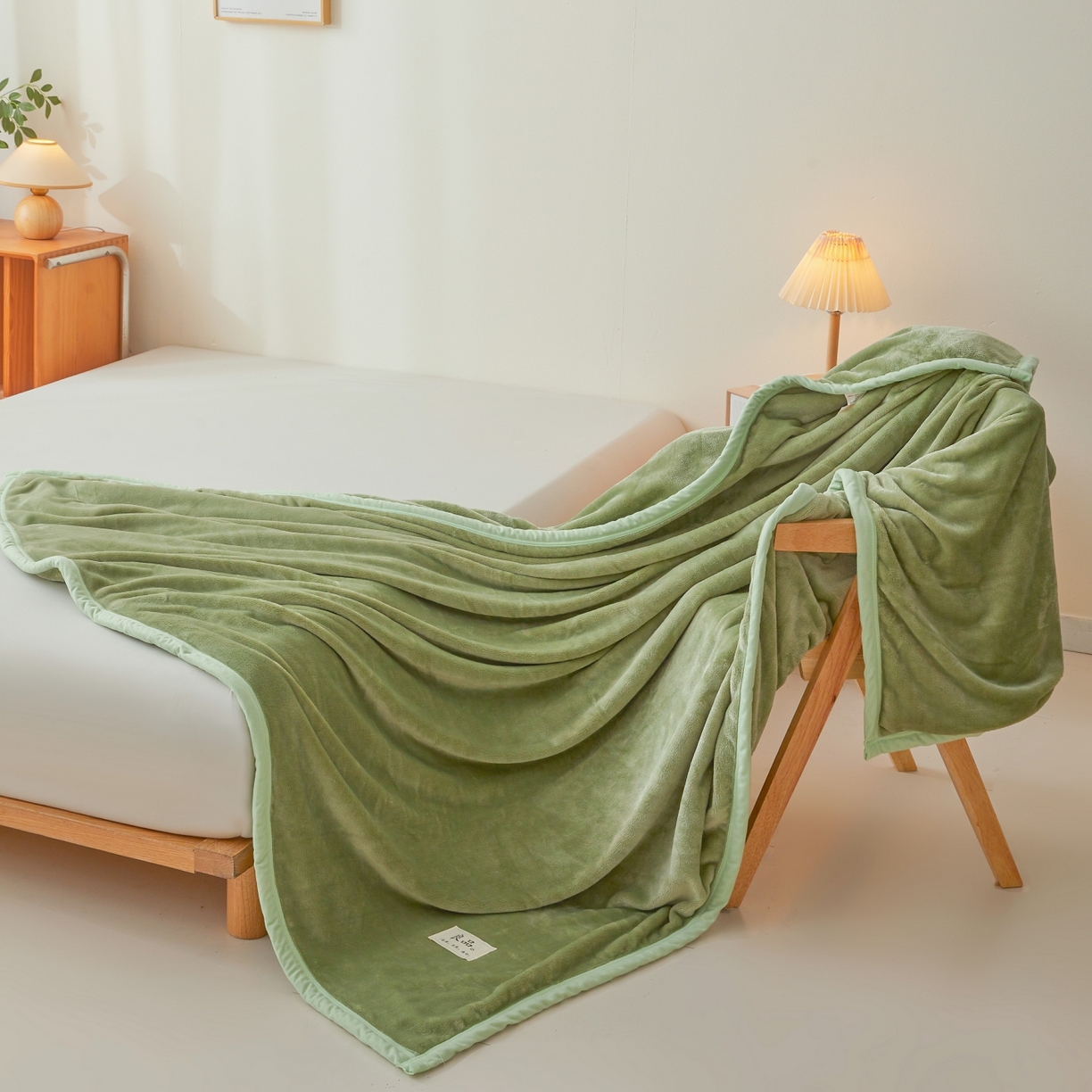 91家纺网 家纺一手货源 找家纺 缦吉 2025新款加厚牛奶绒双面四季多功能毛毯毯子 抹茶绿