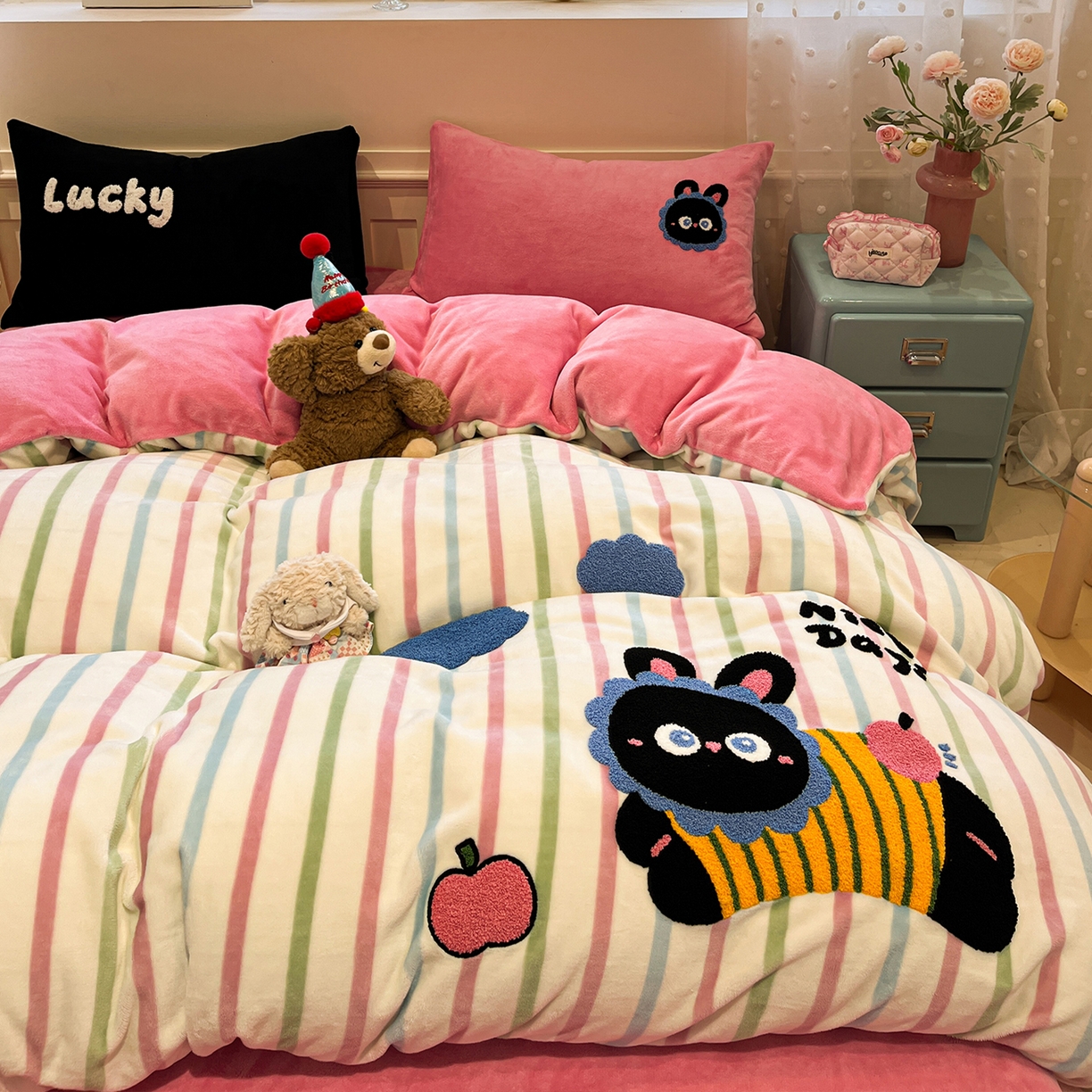 91家纺网 家纺一手货源 找家纺 （总）蓝邻家纺 2025新款牛奶绒卡通毛巾绣四件套