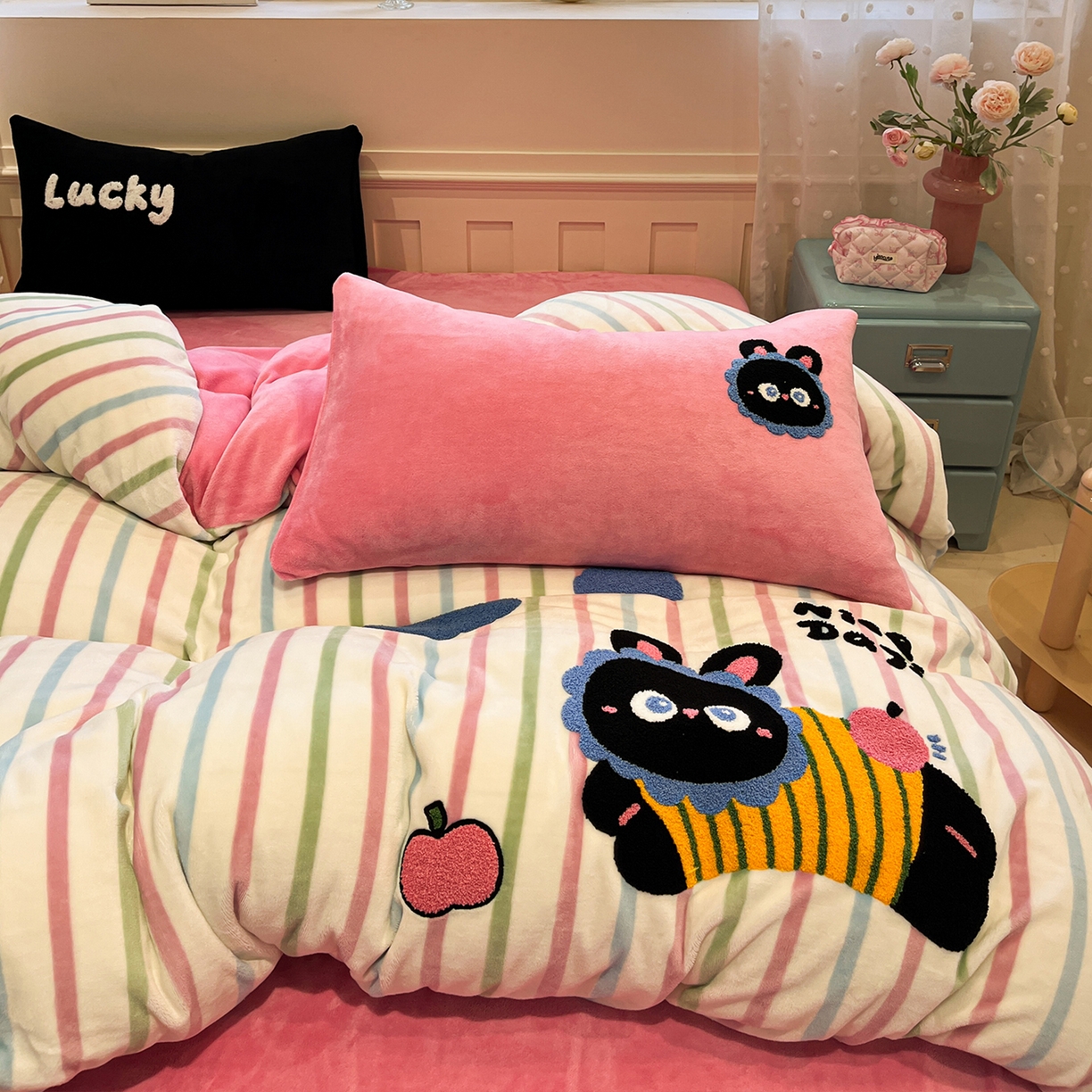 91家纺网 家纺一手货源 找家纺 （总）蓝邻家纺 2025新款牛奶绒卡通毛巾绣四件套