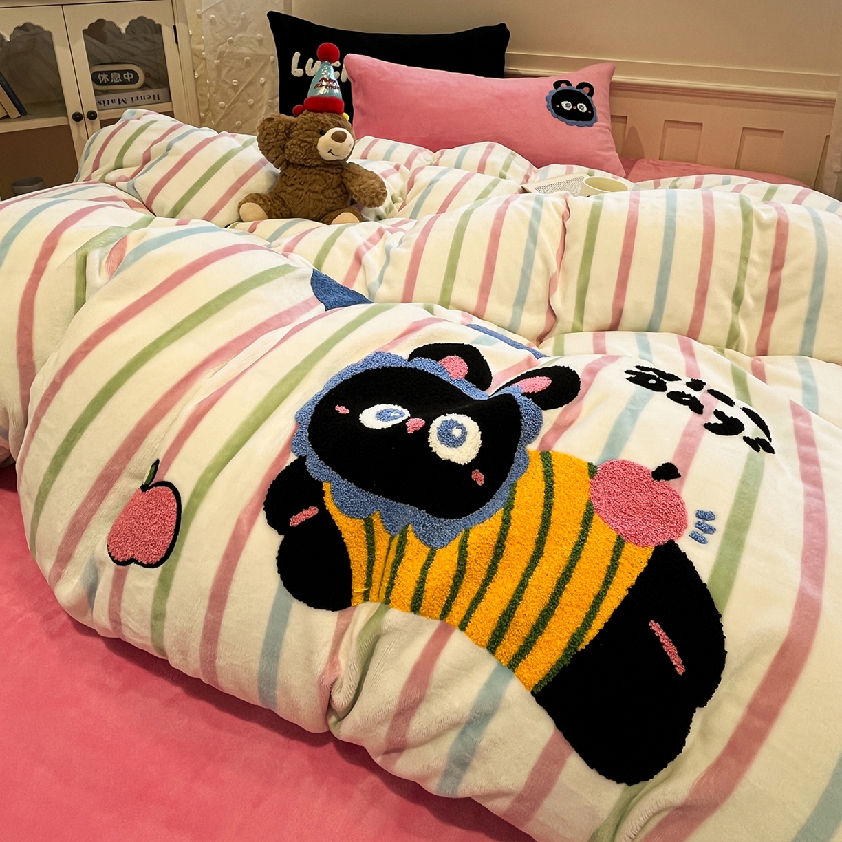 91家纺网 家纺一手货源 找家纺 （总）蓝邻家纺 2025新款牛奶绒卡通毛巾绣四件套