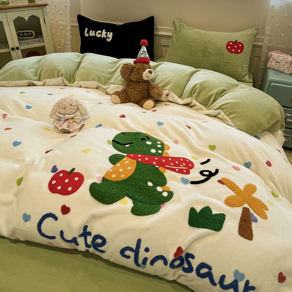 91家纺网 家纺一手货源 找家纺 （总）蓝邻家纺 2025新款牛奶绒卡通毛巾绣四件套