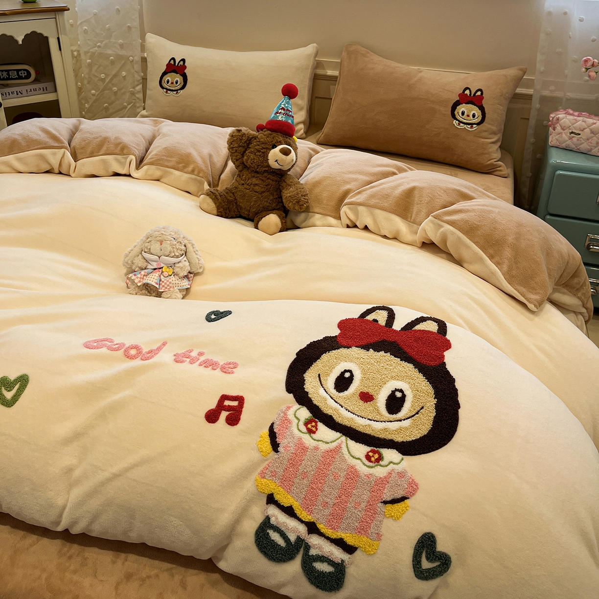 91家纺网 家纺一手货源 找家纺 （总）蓝邻家纺 2025新款牛奶绒卡通毛巾绣四件套