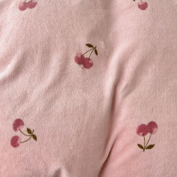 91家纺网 家纺一手货源 找家纺 找底底家纺 2025新款牛奶绒四件套（日发50套优惠8元一套） 小樱桃