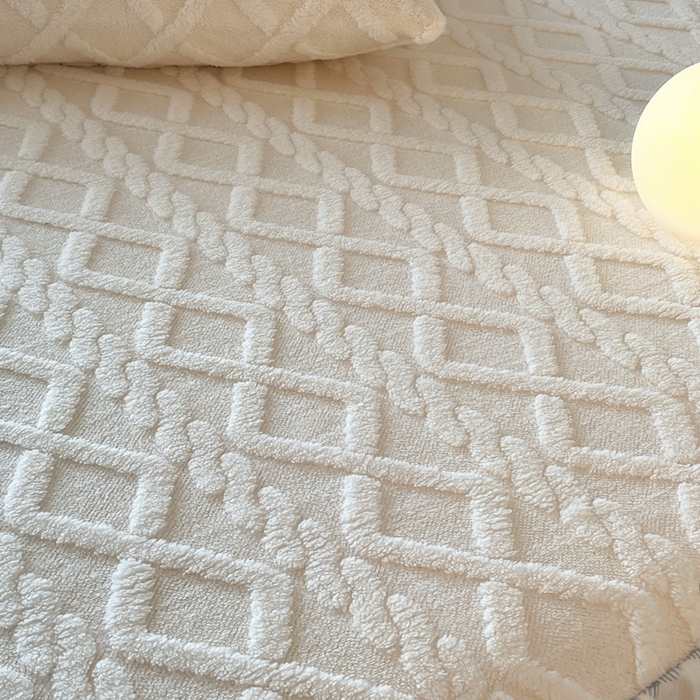 91家纺网 家纺一手货源 找家纺 （总）米瑞娜  2025新款塔芙绒雕花蕾丝床裙跨境外贸