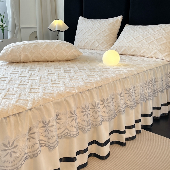 91家纺网 家纺一手货源 找家纺 （总）米瑞娜  2025新款塔芙绒雕花蕾丝床裙跨境外贸