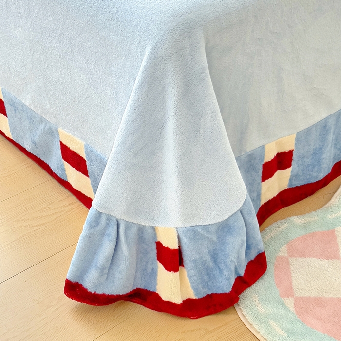 91家纺网 家纺一手货源 找家纺 找底底家纺 2025新款牛奶绒四件套（日发50套优惠8元一套） 几何条纹