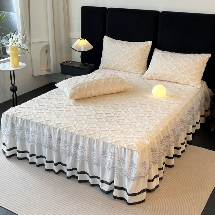 91家纺网 家纺一手货源 找家纺 米瑞娜  2025新款塔芙绒雕花蕾丝床裙跨境外贸 白色