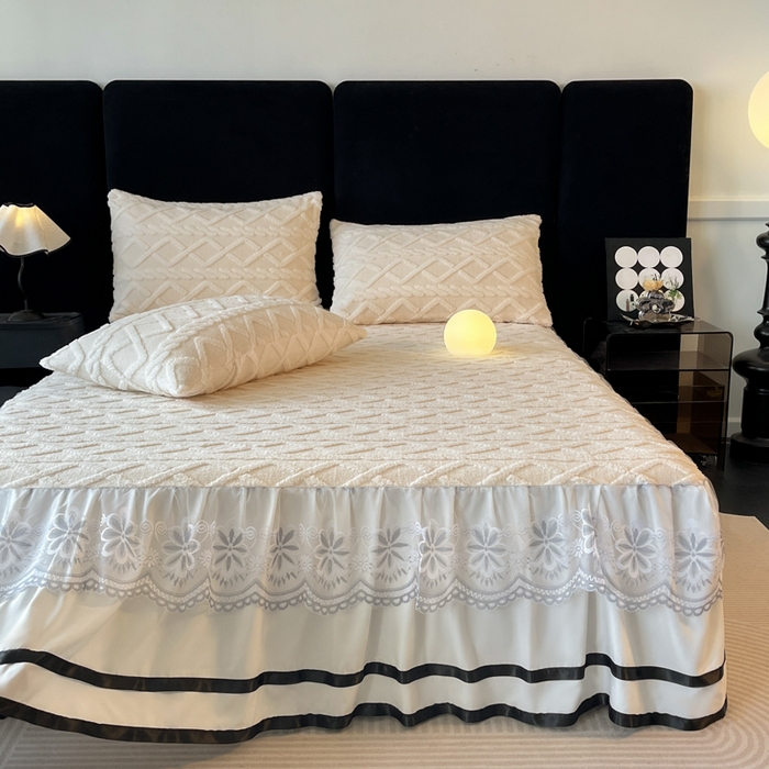 91家纺网 家纺一手货源 找家纺 米瑞娜  2025新款塔芙绒雕花蕾丝床裙跨境外贸 白色