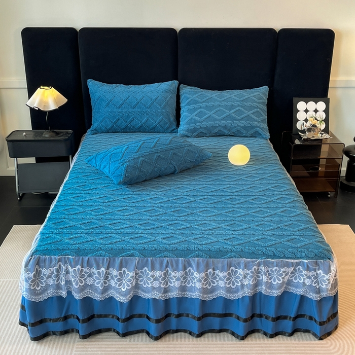 米瑞娜  2025新款塔芙绒雕花蕾丝床裙跨境外贸 宝蓝