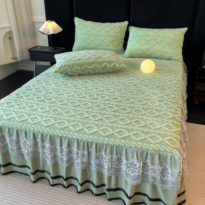 91家纺网 家纺一手货源 找家纺 米瑞娜  2025新款塔芙绒雕花蕾丝床裙跨境外贸 果绿