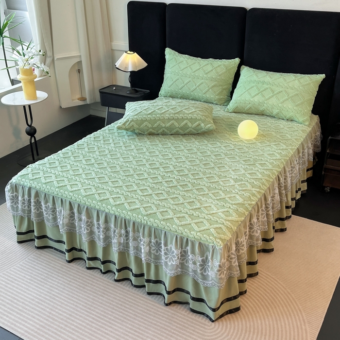 91家纺网 家纺一手货源 找家纺 米瑞娜  2025新款塔芙绒雕花蕾丝床裙跨境外贸 果绿