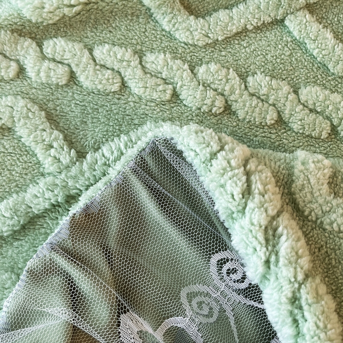 91家纺网 家纺一手货源 找家纺 米瑞娜  2025新款塔芙绒雕花蕾丝床裙跨境外贸 果绿