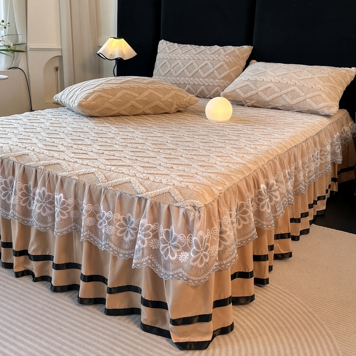 91家纺网 家纺一手货源 找家纺 米瑞娜  2025新款塔芙绒雕花蕾丝床裙跨境外贸 卡其