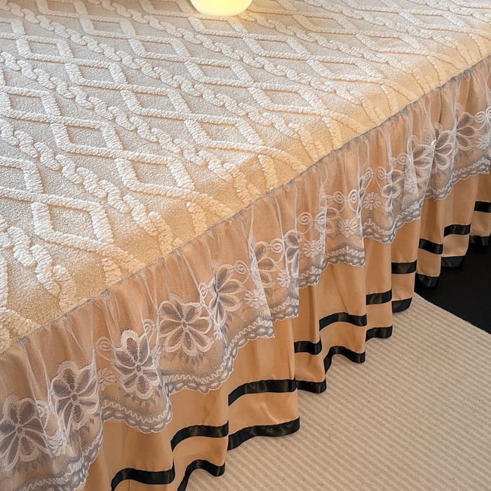 91家纺网 家纺一手货源 找家纺 米瑞娜  2025新款塔芙绒雕花蕾丝床裙跨境外贸 卡其