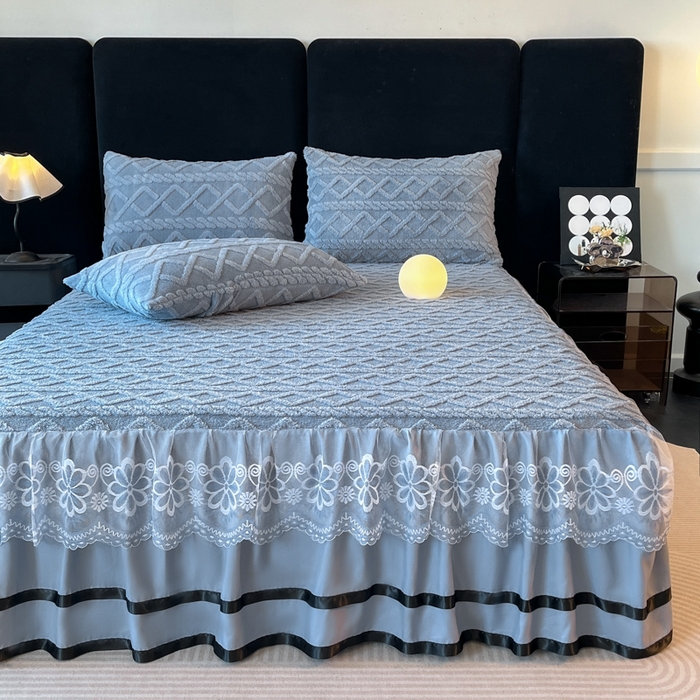 91家纺网 家纺一手货源 找家纺 米瑞娜  2025新款塔芙绒雕花蕾丝床裙跨境外贸 蓝灰