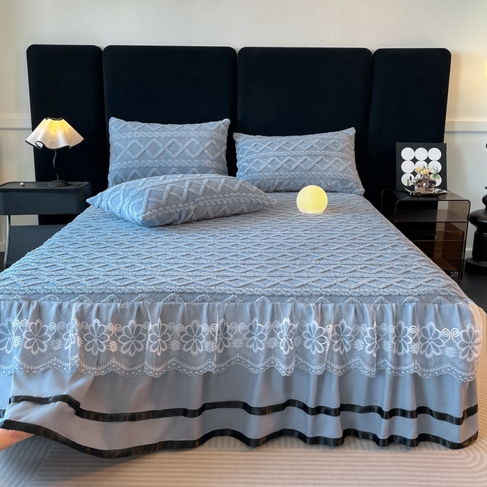 91家纺网 家纺一手货源 找家纺 米瑞娜  2025新款塔芙绒雕花蕾丝床裙跨境外贸 蓝灰