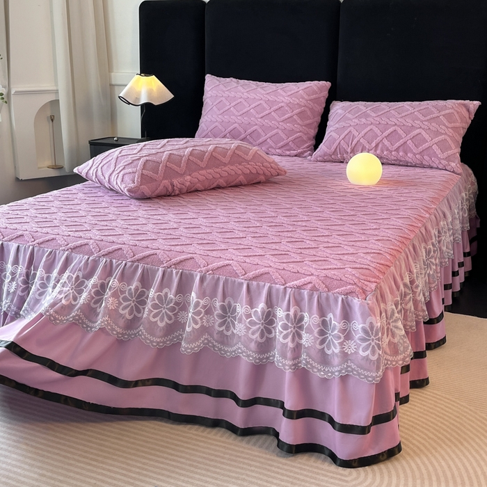 91家纺网 家纺一手货源 找家纺 米瑞娜  2025新款塔芙绒雕花蕾丝床裙跨境外贸 浅紫