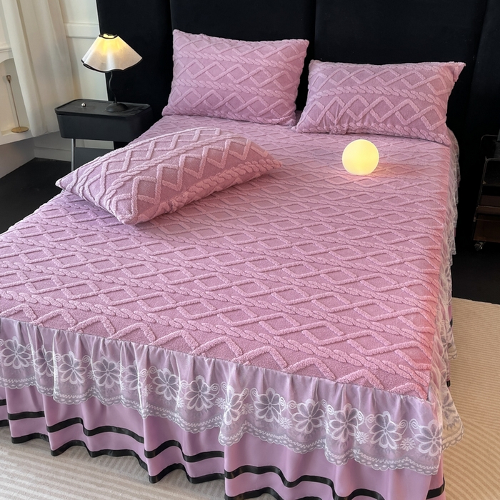 91家纺网 家纺一手货源 找家纺 米瑞娜  2025新款塔芙绒雕花蕾丝床裙跨境外贸 浅紫