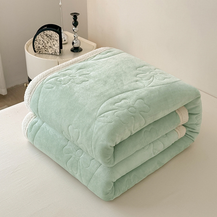 91家纺网 家纺一手货源 找家纺 （总）爱彼家纺 2025新款婴儿绒北极绒羽丝棉三层夹棉盖毯毯子