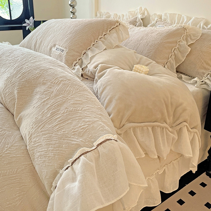 91家纺网 家纺一手货源 找家纺 （总）十方家居 2025新款9斤加厚雕花绒全棉纱布韩版双层花边贴布绣高克重全消光牛奶绒四件套