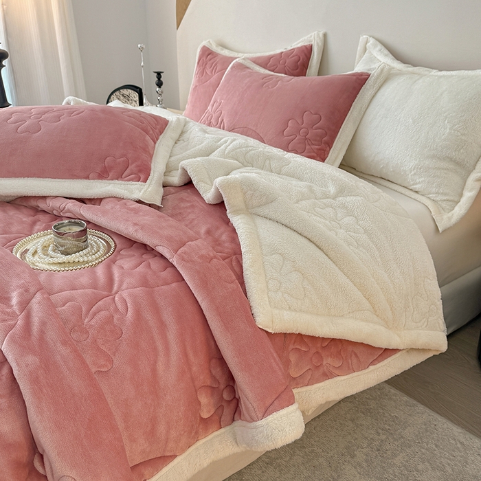 91家纺网 家纺一手货源 找家纺 爱彼家纺 2025新款婴儿绒北极绒羽丝棉三层夹棉盖毯毯子 豆沙【双面纯棉】