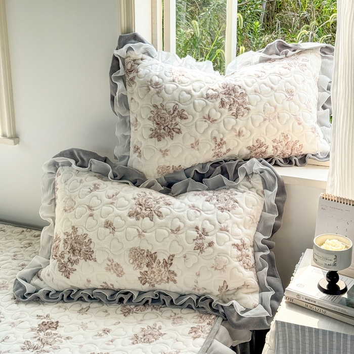 91家纺网 家纺一手货源 找家纺 （总）禧缘家纺（原梦想家） 2025新款夹棉双层花边牛奶绒枕套系列