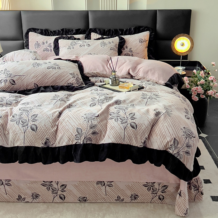 91家纺网 家纺一手货源 找家纺 （总）找底底家纺 2025新款A类法式浪漫烂花赫本风牛奶绒四件套