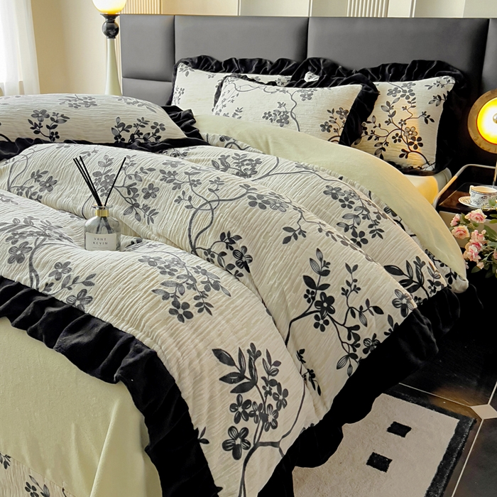 91家纺网 家纺一手货源 找家纺 （总）找底底家纺 2025新款A类法式浪漫烂花赫本风牛奶绒四件套