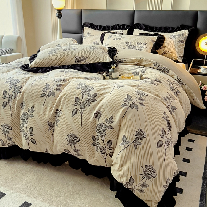 91家纺网 家纺一手货源 找家纺 找底底家纺 2025新款A类法式浪漫烂花赫本风牛奶绒四件套 暗香-奶咖