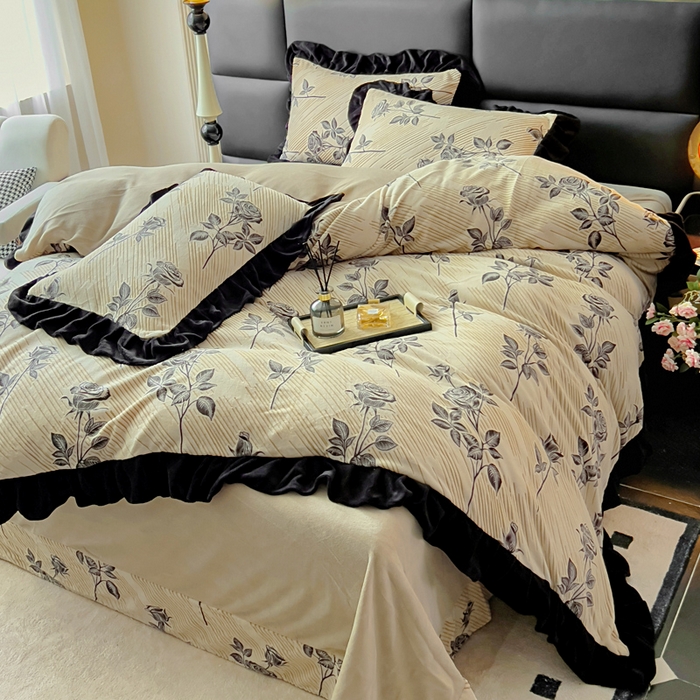 91家纺网 家纺一手货源 找家纺 找底底家纺 2025新款A类法式浪漫烂花赫本风牛奶绒四件套 暗香-奶咖