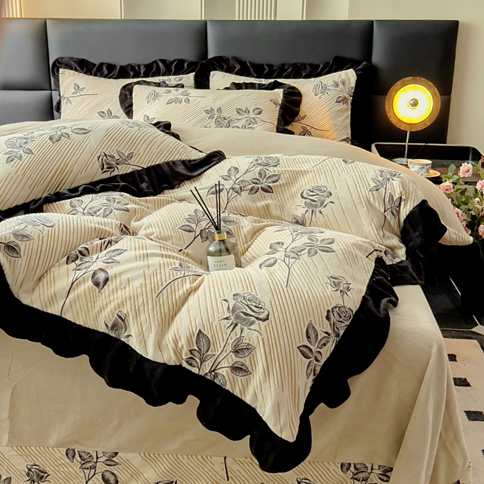 91家纺网 家纺一手货源 找家纺 找底底家纺 2025新款A类法式浪漫烂花赫本风牛奶绒四件套 暗香-奶咖