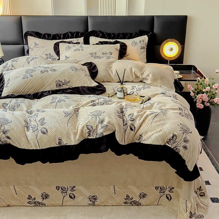 91家纺网 家纺一手货源 找家纺 找底底家纺 2025新款A类法式浪漫烂花赫本风牛奶绒四件套 暗香-奶咖