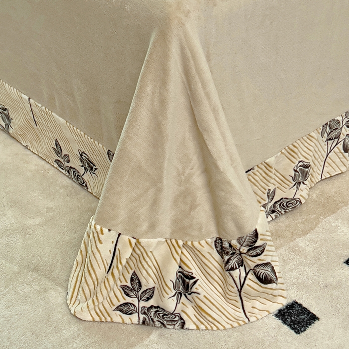 91家纺网 家纺一手货源 找家纺 找底底家纺 2025新款A类法式浪漫烂花赫本风牛奶绒四件套 暗香-奶咖