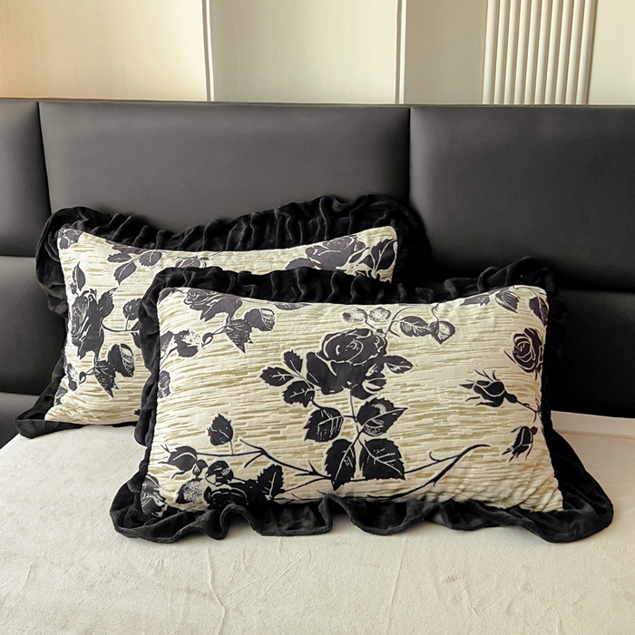 91家纺网 家纺一手货源 找家纺 找底底家纺 2025新款A类法式浪漫烂花赫本风牛奶绒四件套 陌上花开