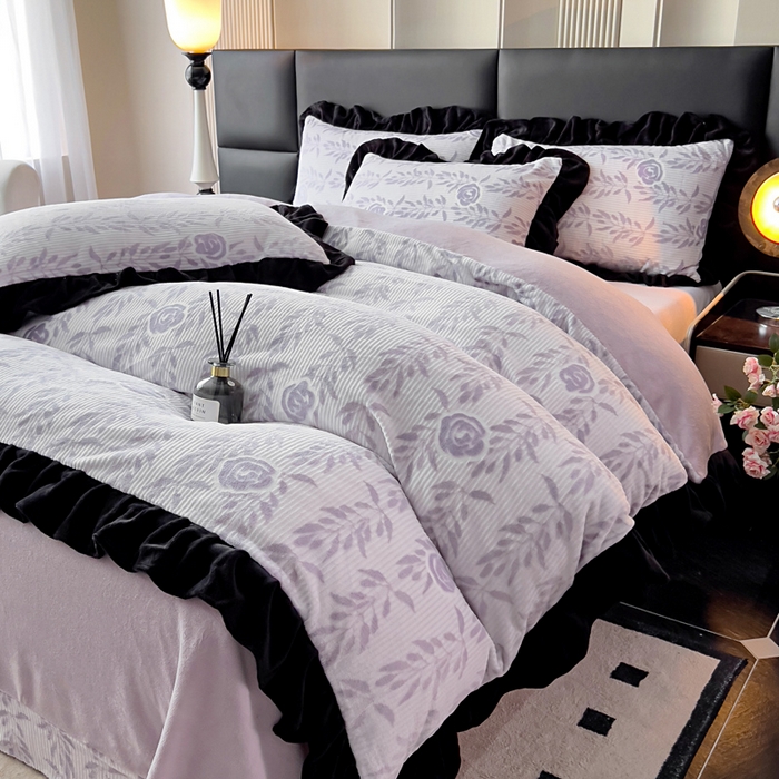 找底底家纺 2025新款A类法式浪漫烂花赫本风牛奶绒四件套 素锦-紫