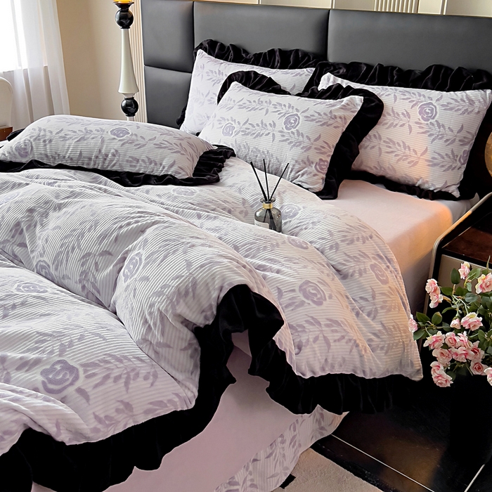 91家纺网 家纺一手货源 找家纺 找底底家纺 2025新款A类法式浪漫烂花赫本风牛奶绒四件套 素锦-紫