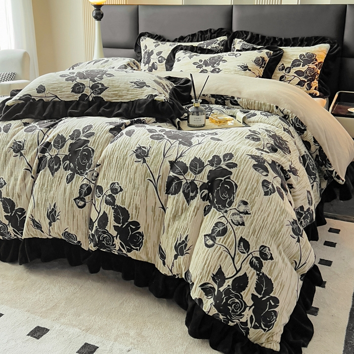 91家纺网 家纺一手货源 找家纺 找底底家纺 2025新款A类法式浪漫烂花赫本风牛奶绒四件套 陌上花开