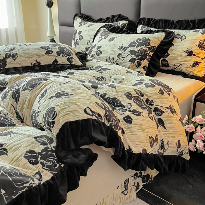 91家纺网 家纺一手货源 找家纺 找底底家纺 2025新款A类法式浪漫烂花赫本风牛奶绒四件套 陌上花开