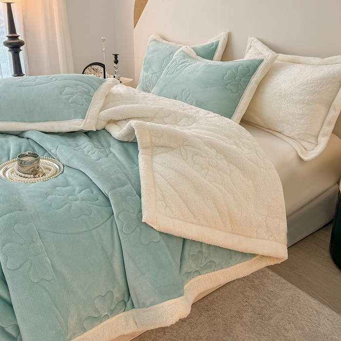 91家纺网 家纺一手货源 找家纺 爱彼家纺 2025新款婴儿绒北极绒羽丝棉三层夹棉盖毯毯子 湖绿【双面纯棉】